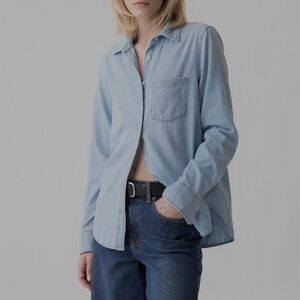 GAP Blue Relaxed Button Down light wash denim Collared shirt women's size Small
